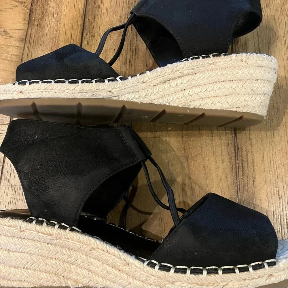 Eileen Fisher Espadrille Wedge Sandal in Black, 6.5,Summer Travel Minimalist